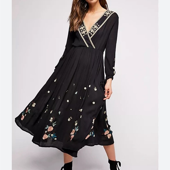 Free People Dresses & Skirts - Free People Enchanted Forest Black Embroidered Floral Boho Midi Dress Size Small